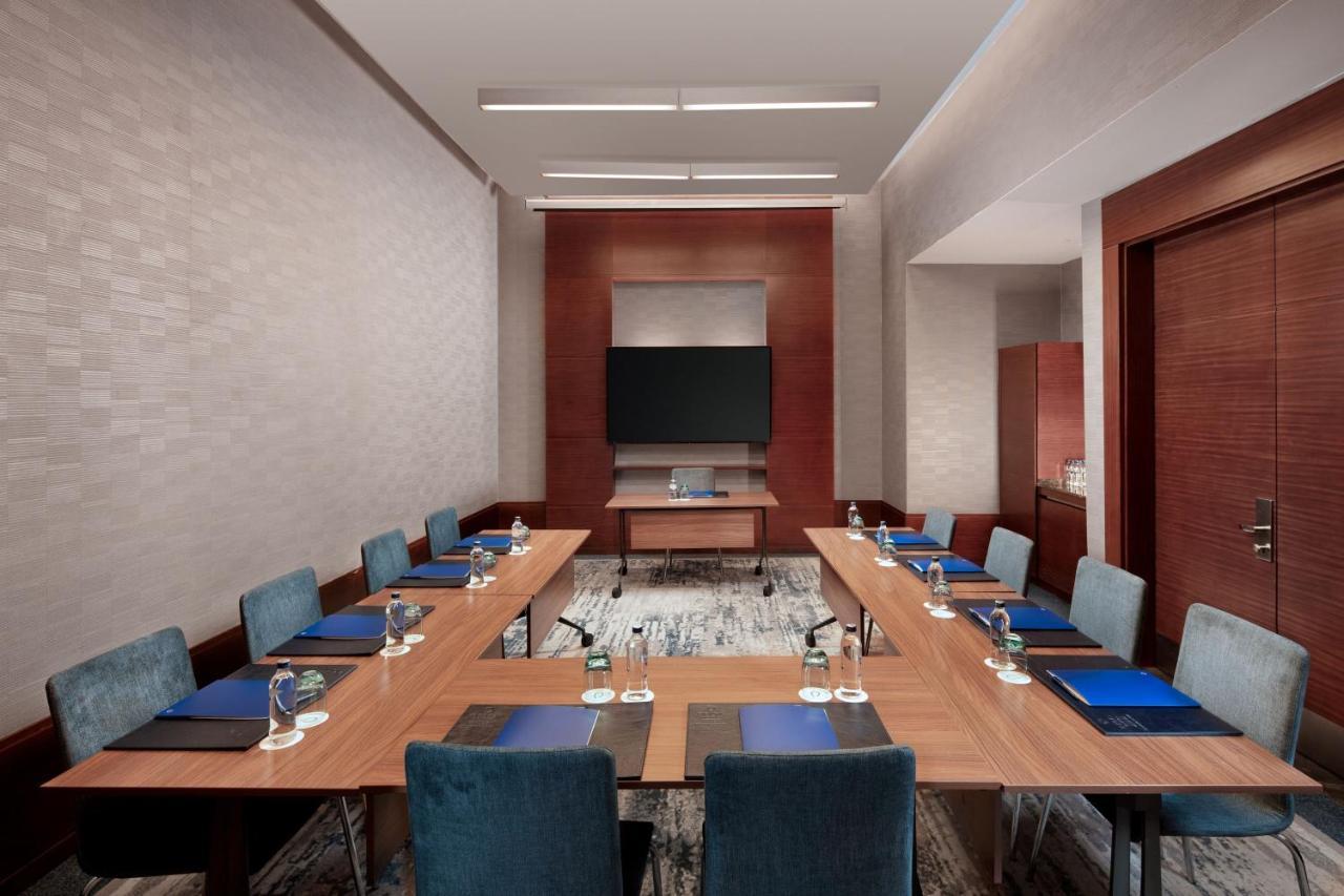 Delta Hotels By Marriott Istanbul Levent Exterior foto