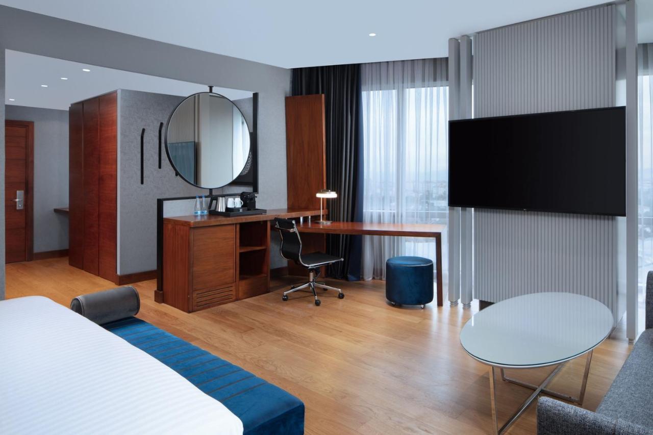 Delta Hotels By Marriott Istanbul Levent Exterior foto
