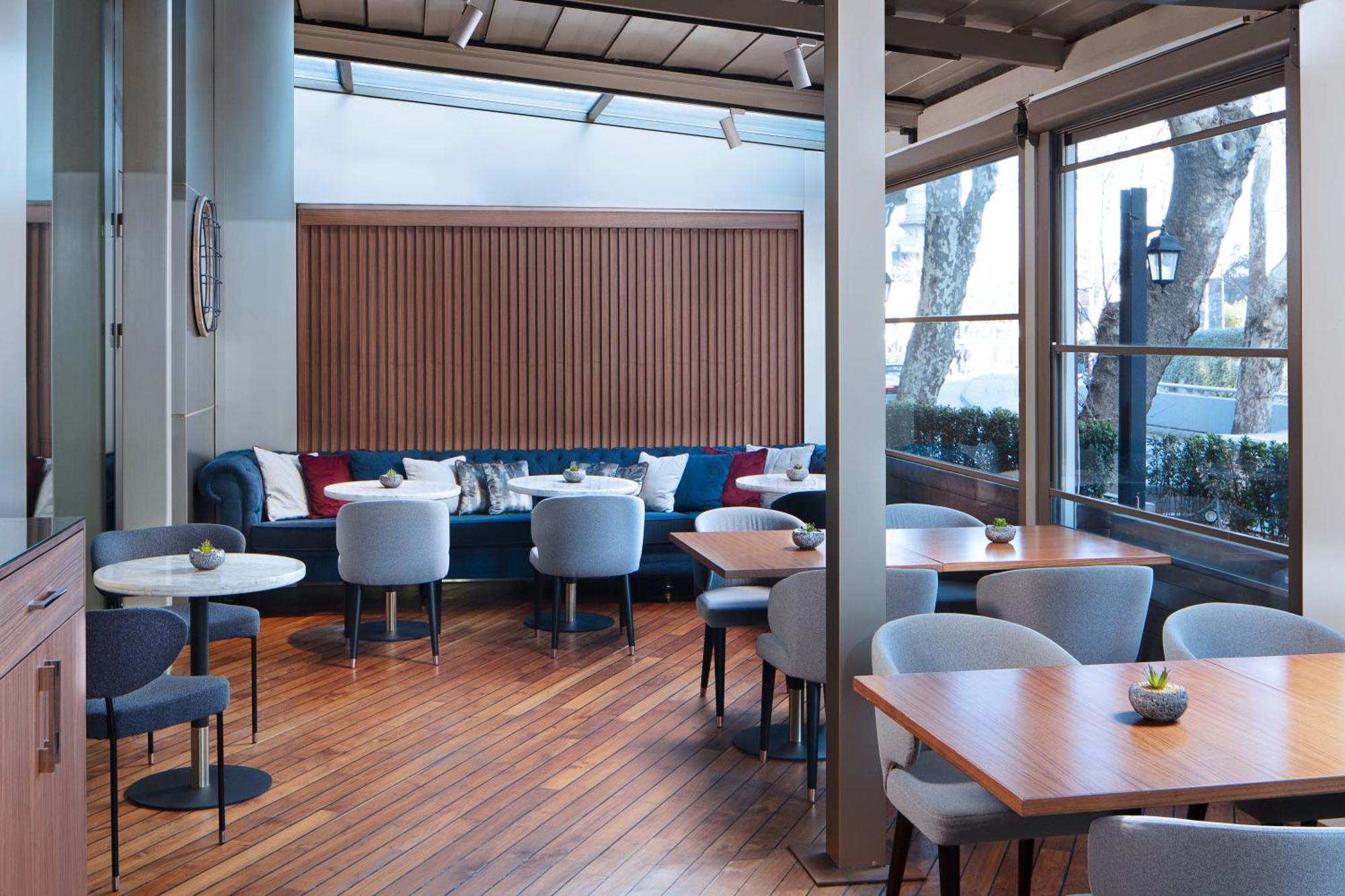 Delta Hotels By Marriott Istanbul Levent Exterior foto