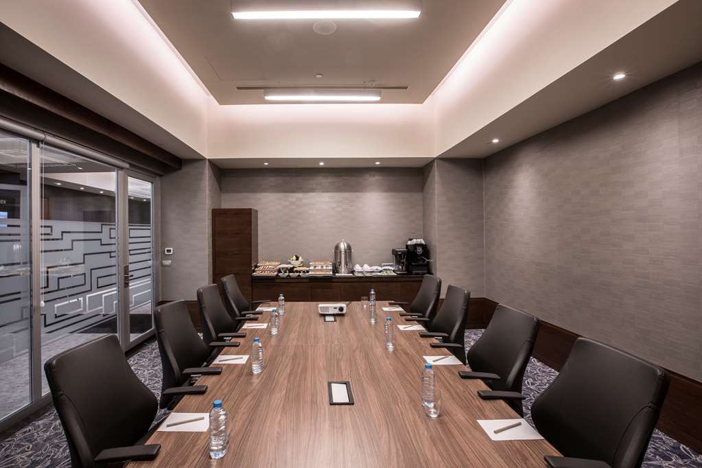 Delta Hotels By Marriott Istanbul Levent Exterior foto